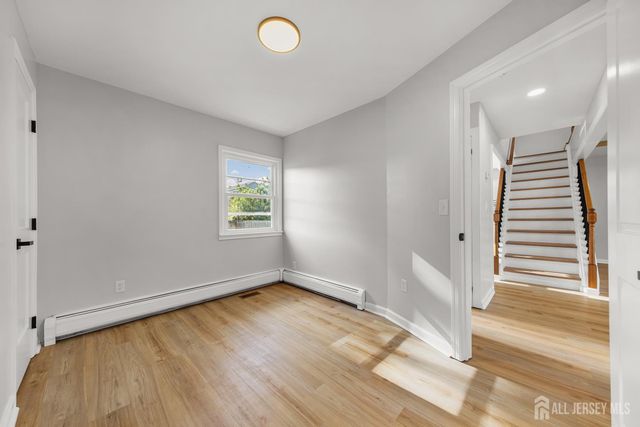 24 Morgan Drive, Edison, NJ 08817
