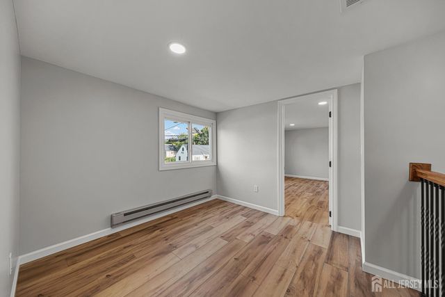 24 Morgan Drive, Edison, NJ 08817