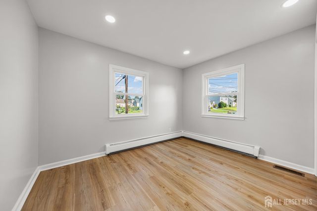 24 Morgan Drive, Edison, NJ 08817