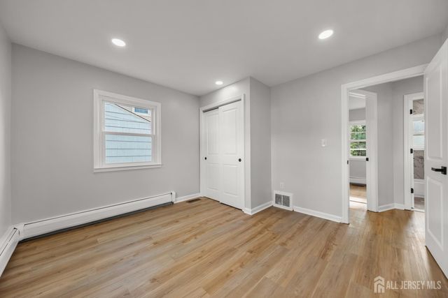 24 Morgan Drive, Edison, NJ 08817