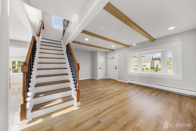 24 Morgan Drive, Edison, NJ 08817