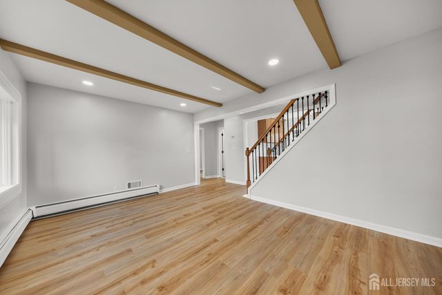 24 Morgan Drive, Edison, NJ 08817