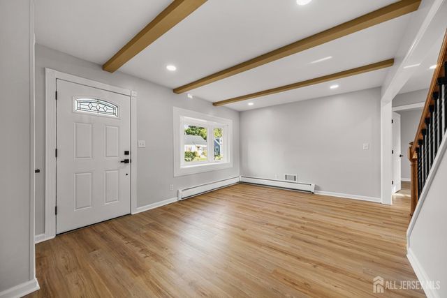 24 Morgan Drive, Edison, NJ 08817