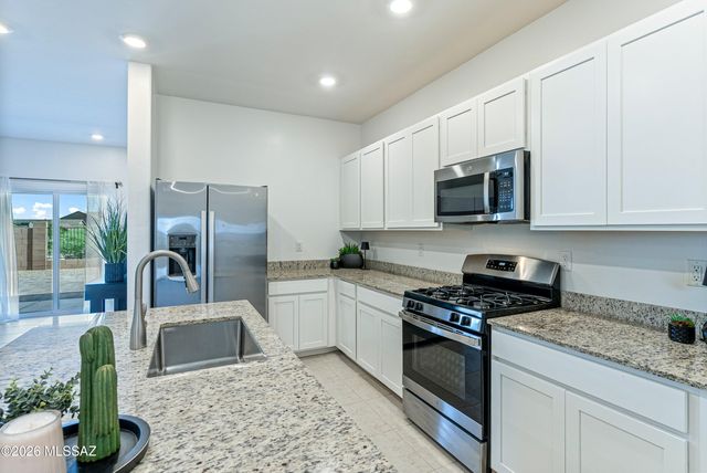 8705 E Creamy Cliffrose Trail, Vail, AZ 85641