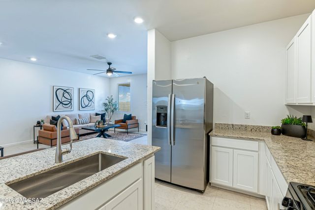 8705 E Creamy Cliffrose Trail, Vail, AZ 85641