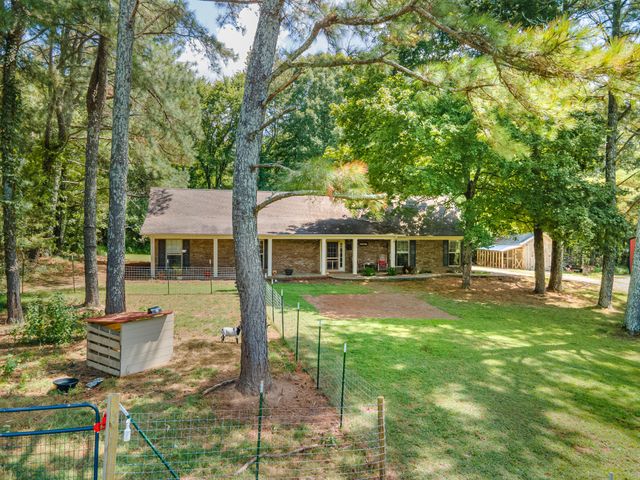 812 Good Hope Rd, Leoma, TN 38468