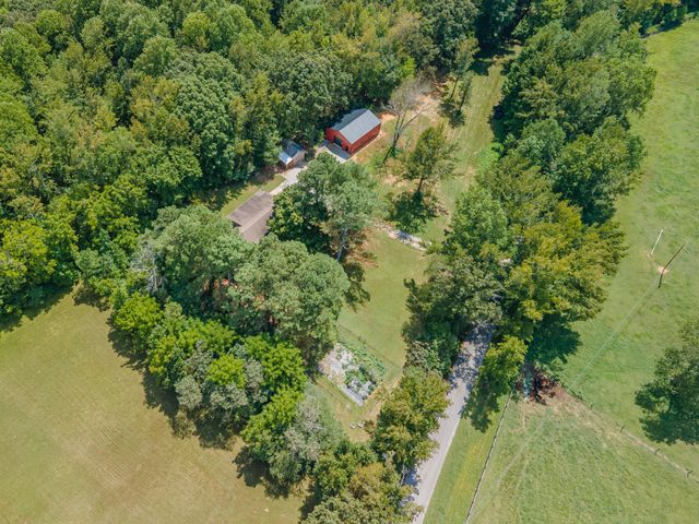 812 Good Hope Rd, Leoma, TN 38468