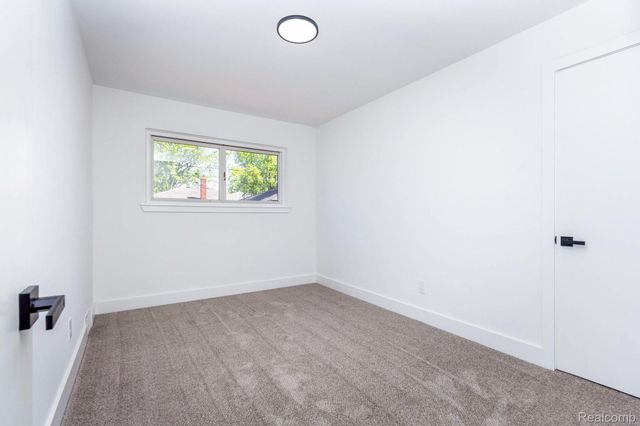 24865 Ridgecroft Avenue, Eastpointe, MI 48021
