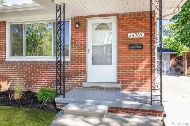24865 Ridgecroft Avenue, Eastpointe, MI 48021