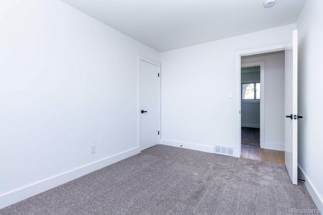 24865 Ridgecroft Avenue, Eastpointe, MI 48021