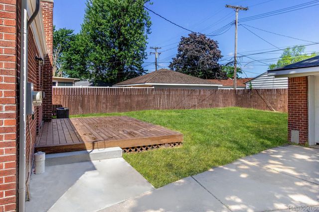 24865 Ridgecroft Avenue, Eastpointe, MI 48021
