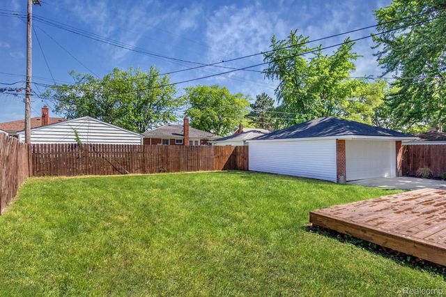 24865 Ridgecroft Avenue, Eastpointe, MI 48021