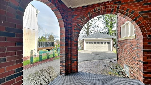 23 Oxford Road, Ben Avon Heights, PA 15202