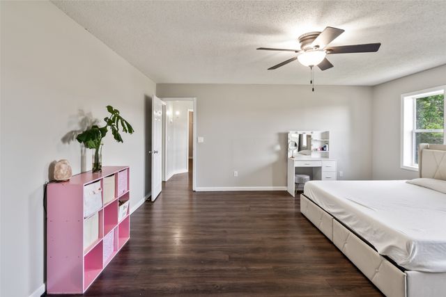 6893 NE Rising Sun Drive, Pleasant Hill, IA 50327