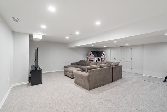 6893 NE Rising Sun Drive, Pleasant Hill, IA 50327