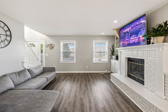 6893 NE Rising Sun Drive, Pleasant Hill, IA 50327