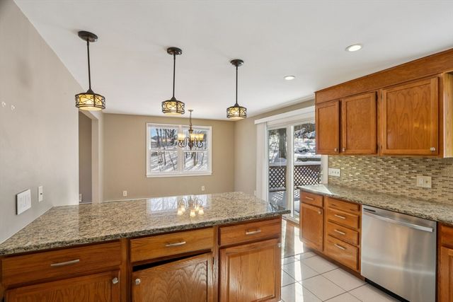 18 Cranston Cir, Woburn, MA 01801