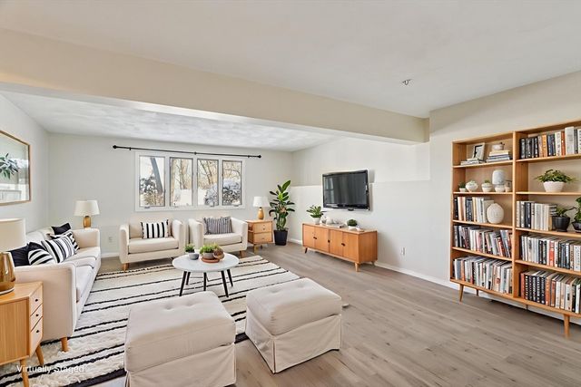 18 Cranston Cir, Woburn, MA 01801