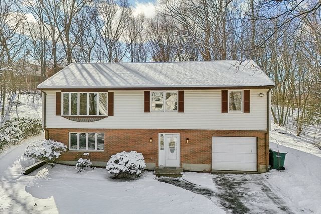 18 Cranston Cir, Woburn, MA 01801