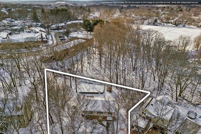 18 Cranston Cir, Woburn, MA 01801