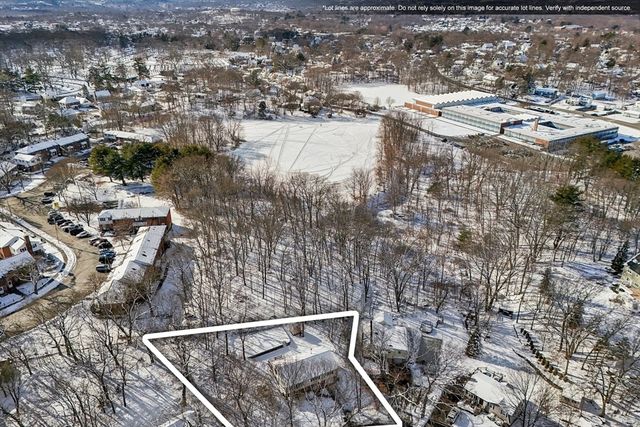 18 Cranston Cir, Woburn, MA 01801