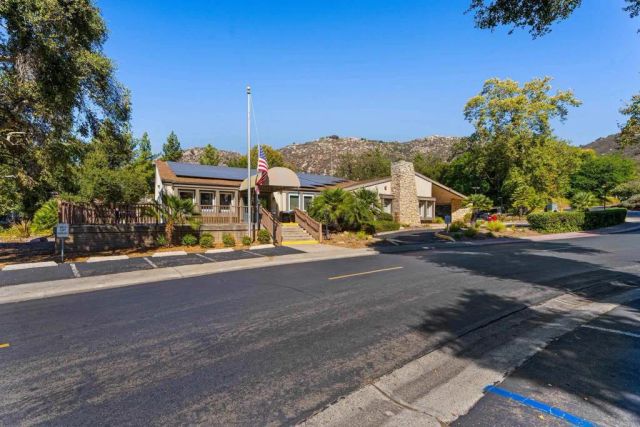 8975 Lawrence Welk Dr. 195, Escondido, CA 92026
