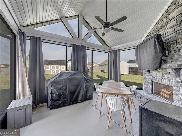 4 Peacock Moss Court, Kathleen, GA 31047