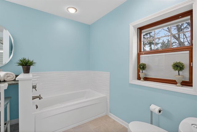 160 Eastshore Drive, Jerome, MI 49249