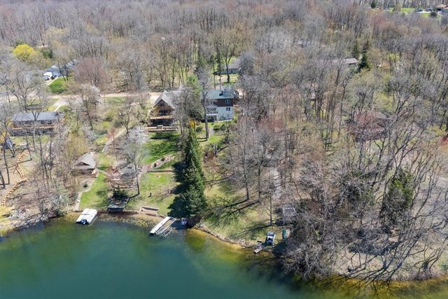 160 Eastshore Drive, Jerome, MI 49249