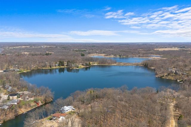 160 Eastshore Drive, Jerome, MI 49249