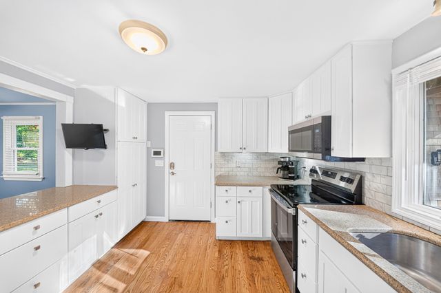 451 County Rd, Bourne, MA 02559