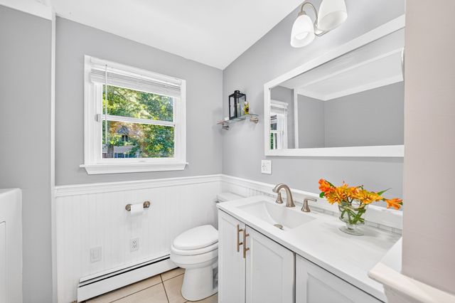 451 County Rd, Bourne, MA 02559