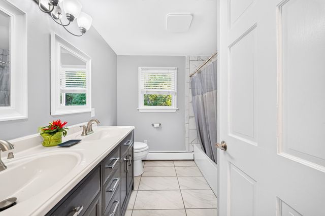 451 County Rd, Bourne, MA 02559