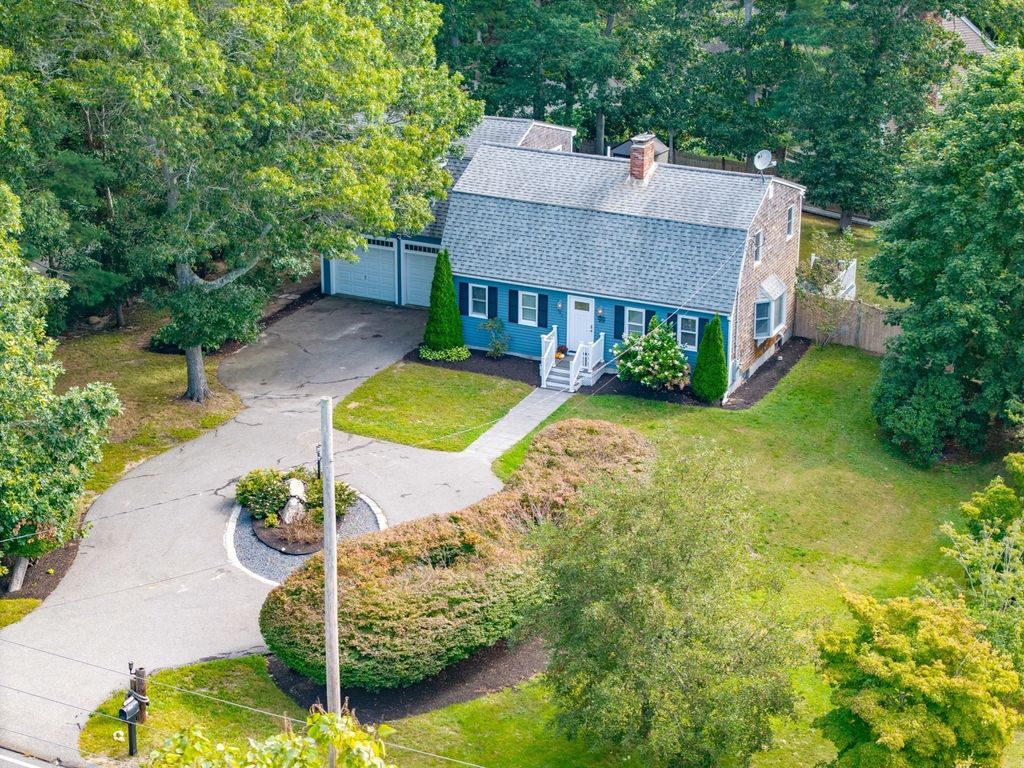 451 County Rd, Bourne, MA 02559