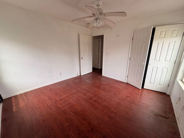 1720 E Arlington Avenue, Fort Worth, TX 76104