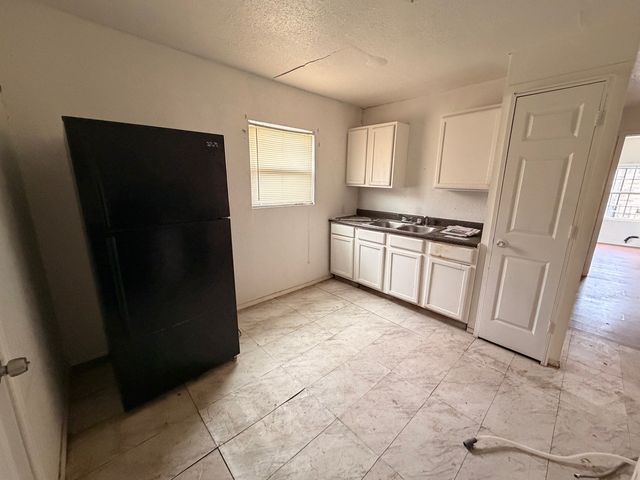 1720 E Arlington Avenue, Fort Worth, TX 76104