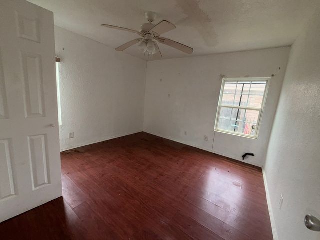 1720 E Arlington Avenue, Fort Worth, TX 76104