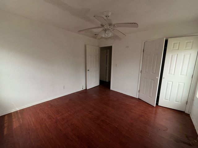 1720 E Arlington Avenue, Fort Worth, TX 76104