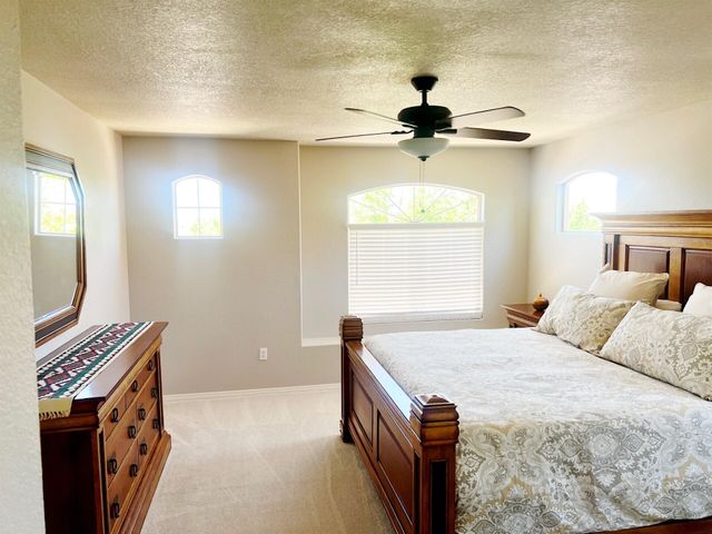 1721 CORTINA Loop SE, Rio Rancho, NM 87124