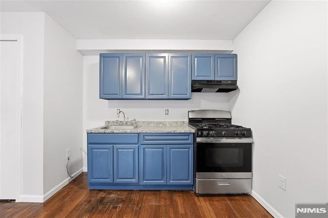 9 Godwin Avenue, Paterson, NJ 07501