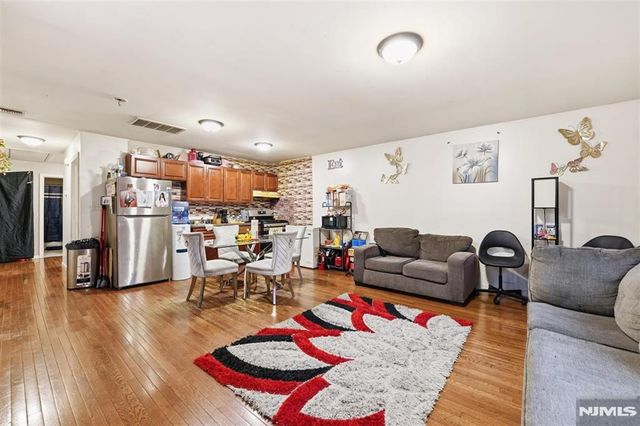 9 Godwin Avenue, Paterson, NJ 07501