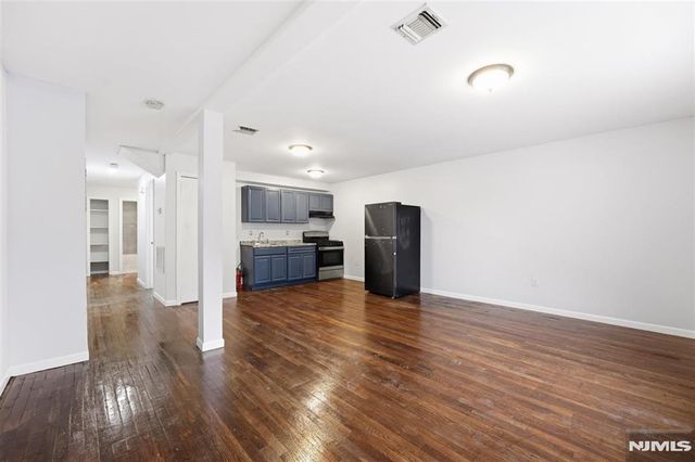 9 Godwin Avenue, Paterson, NJ 07501