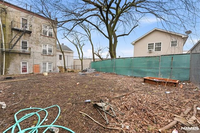 9 Godwin Avenue, Paterson, NJ 07501