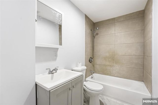 9 Godwin Avenue, Paterson, NJ 07501