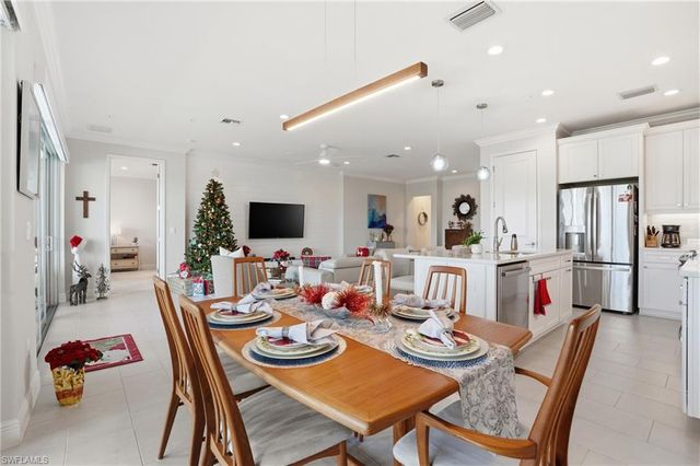 2647 Seychelles CIR # 2206, Naples, FL 34112