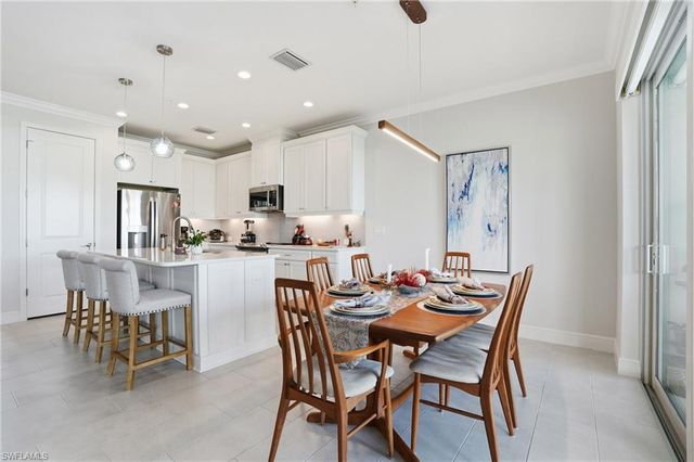 2647 Seychelles CIR # 2206, Naples, FL 34112