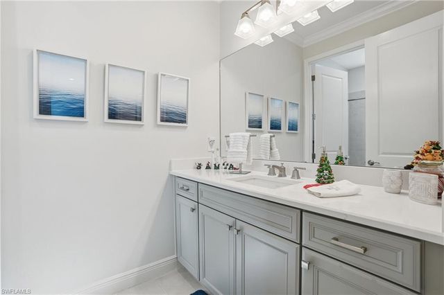 2647 Seychelles CIR # 2206, Naples, FL 34112