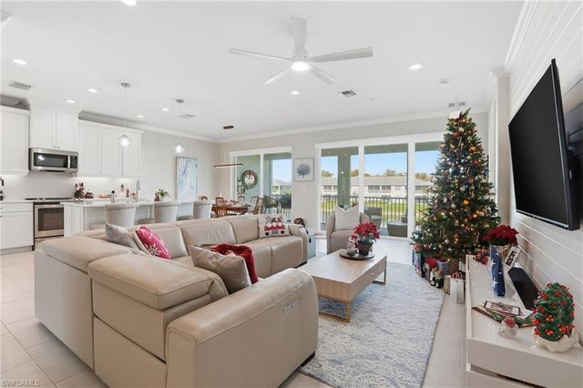 2647 Seychelles CIR # 2206, Naples, FL 34112