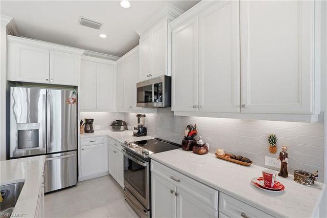 2647 Seychelles CIR # 2206, Naples, FL 34112