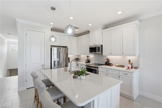 2647 Seychelles CIR # 2206, Naples, FL 34112